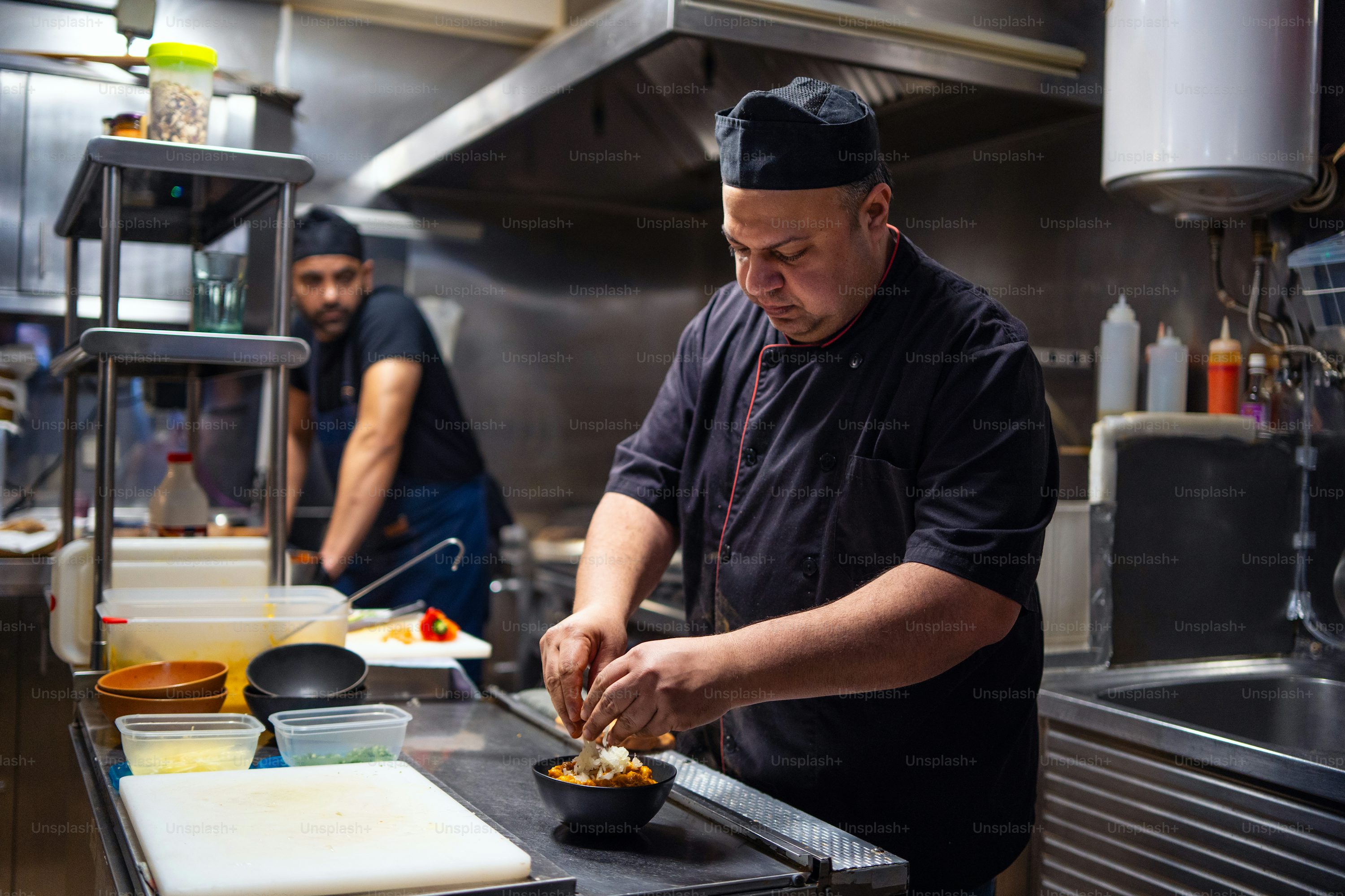 Cómo Reducir el Sodio en tus Comidas sin Perder Sabor: 15 Trucos de Chef